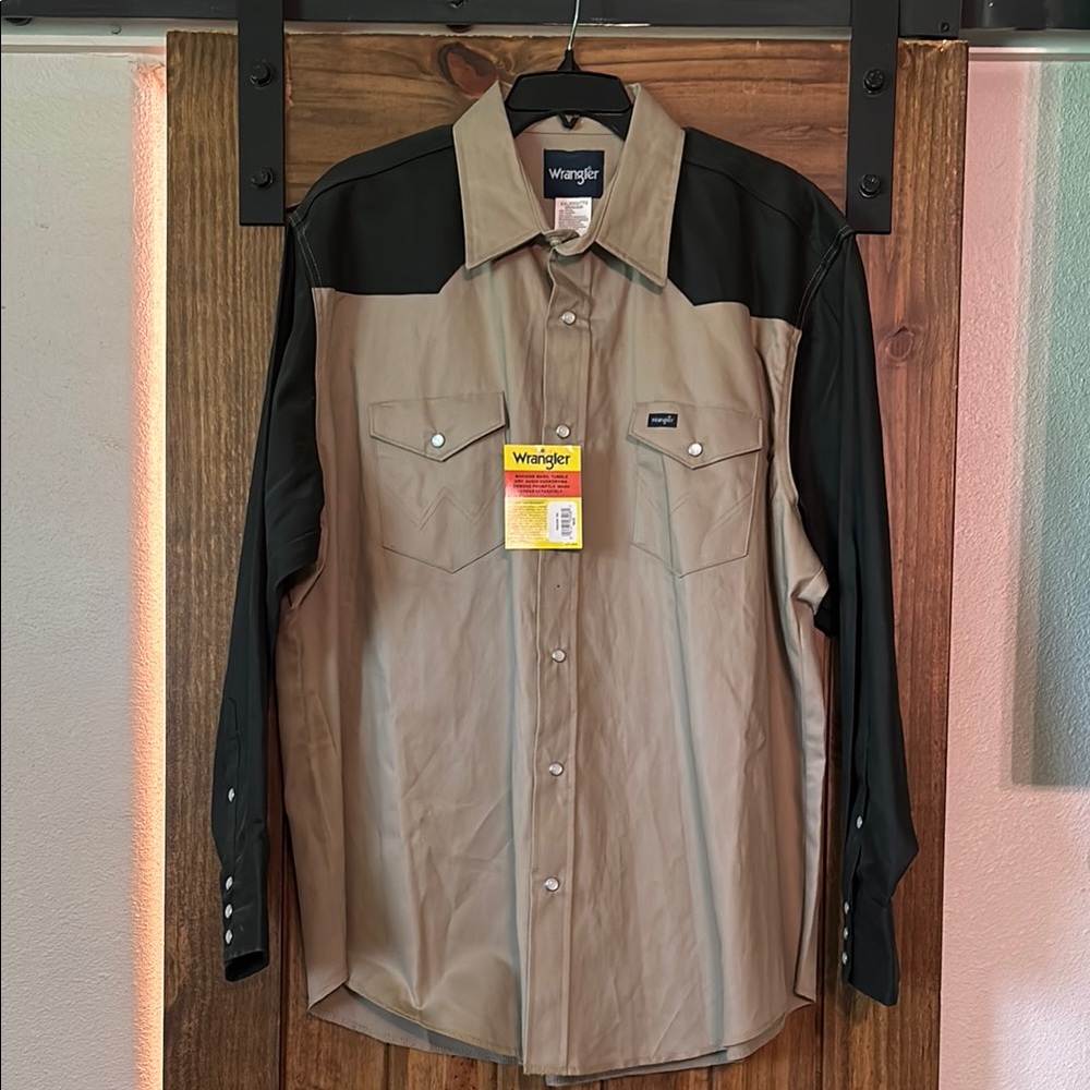Wrangler Tan and Black Western Shirt